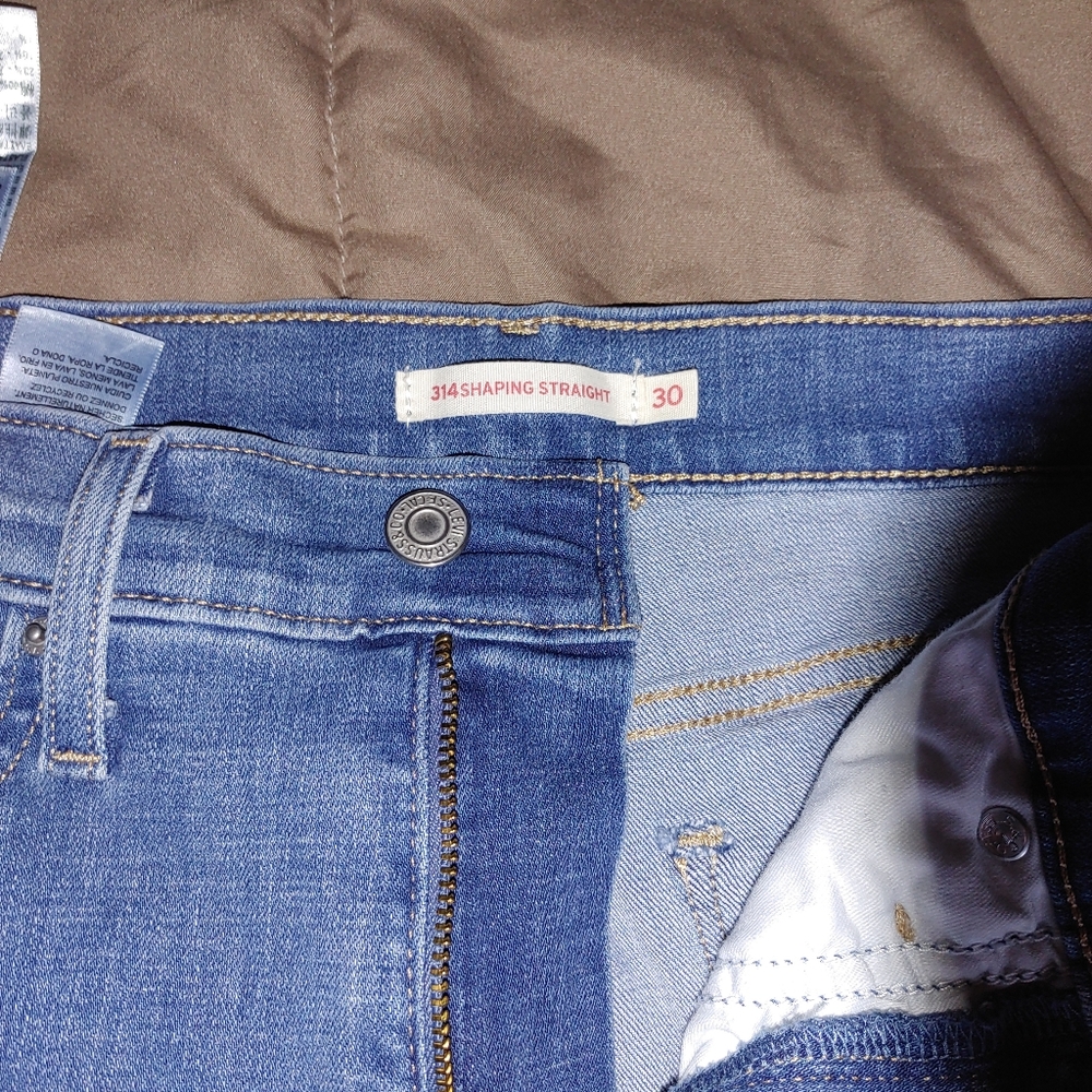 Levi's 314 Shaping Jeans